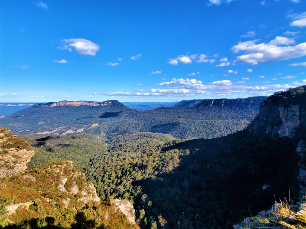Overview of Blue Mountains near Three Sisters
